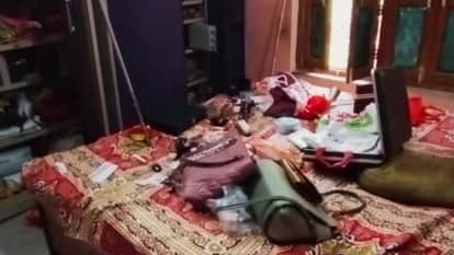 Rested in locked house fan running Stole valuables worth lakhs Husband gone to Delhi for wife treatment