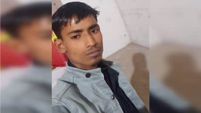 Youth dies after falling from a tree while plucking leaves