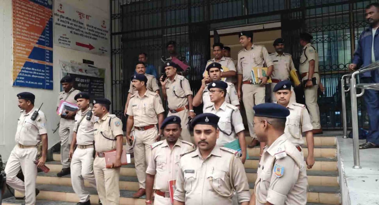 Strict orders issued regarding transfer of police personnel stuck on the same post in the accounts branch.