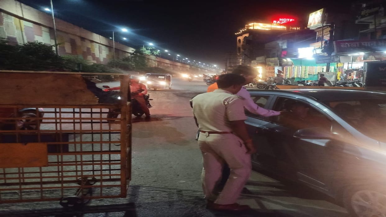 Traffic police arrest 151 drivers in two hours in Raipur