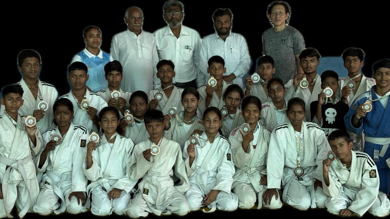 District-Level Judo 10 Players Each Win Gold and Silver Over Four Days 20 Secure Bronze Medals in Varanasi