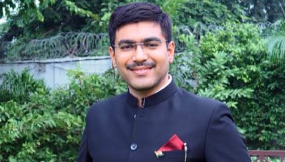 Arvind Bangari becomes CM's Special Secretary, Manish Bansal new DM