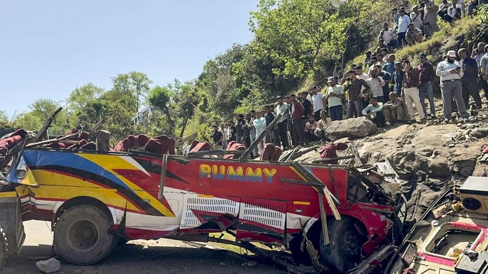 Udhampur Bus Tragedy Update 21 Dead Overloading Blamed Know Details in Hindi