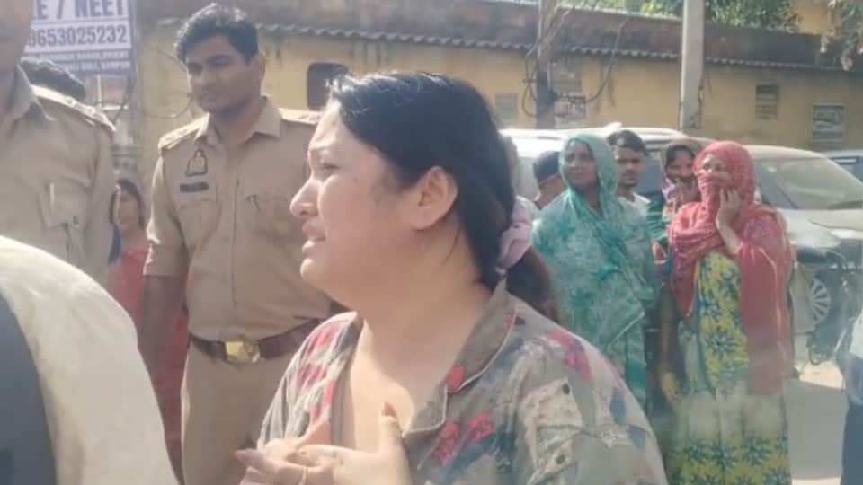 father killed his twin daughters placed cleaver against their throats and struck them with a hammer in kanpur