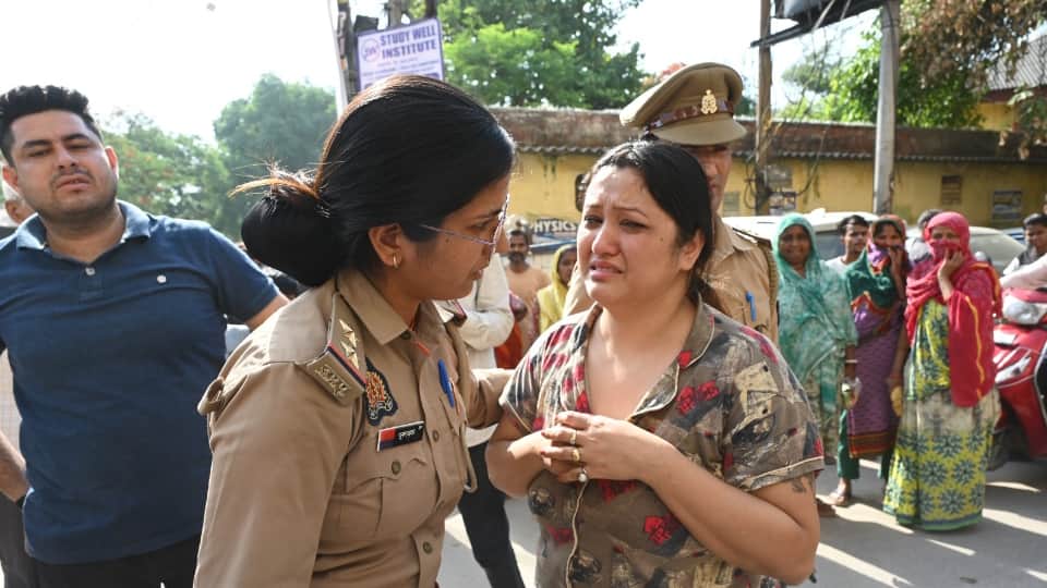 Kanpur Murder First daughter killed at 1:50 second at 3:35 accused called his brother before murder