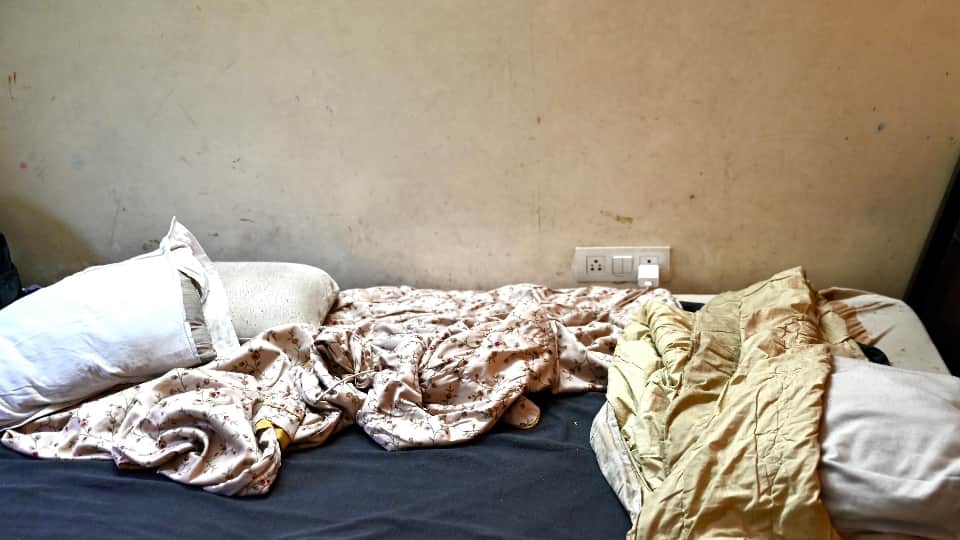 Kanpur Twin Murder Case Father Allegedly Drugged Daughters Before Slitting Their Throats News in Hindi