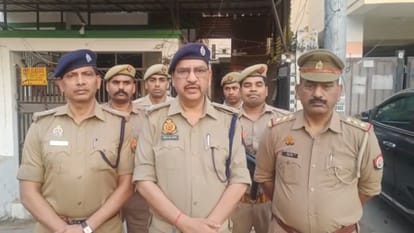 Kanpur Murder First daughter killed at 1:50 second at 3:35 accused called his brother before murder