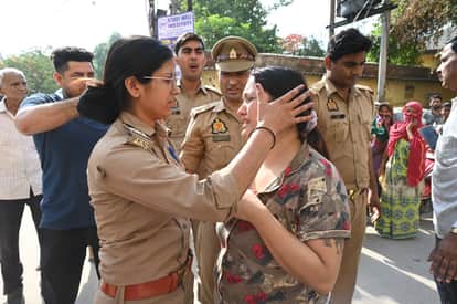 Kanpur Riddhi Siddhi Murders Oh Didi he killed everyone Reshma returns to Bengal having lost everything