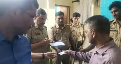 Kanpur Father Strangles Twin Daughters to Death Then Strikes Their Necks with a Hammer While Holding Cleaver