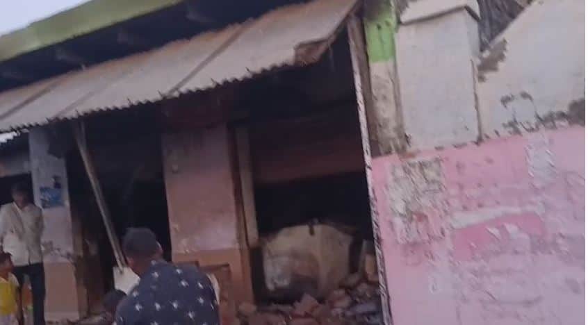 कैंटीन में लगी भीषण आग