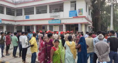 purnia gmch doctors attacked by mob after patient death hospital vandalized