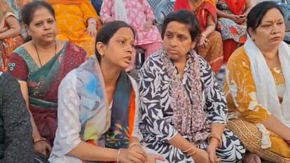 Protest Continues for 15th Day at Central Market Meerut, Women Seek Government Relief to Save Homes and Shops