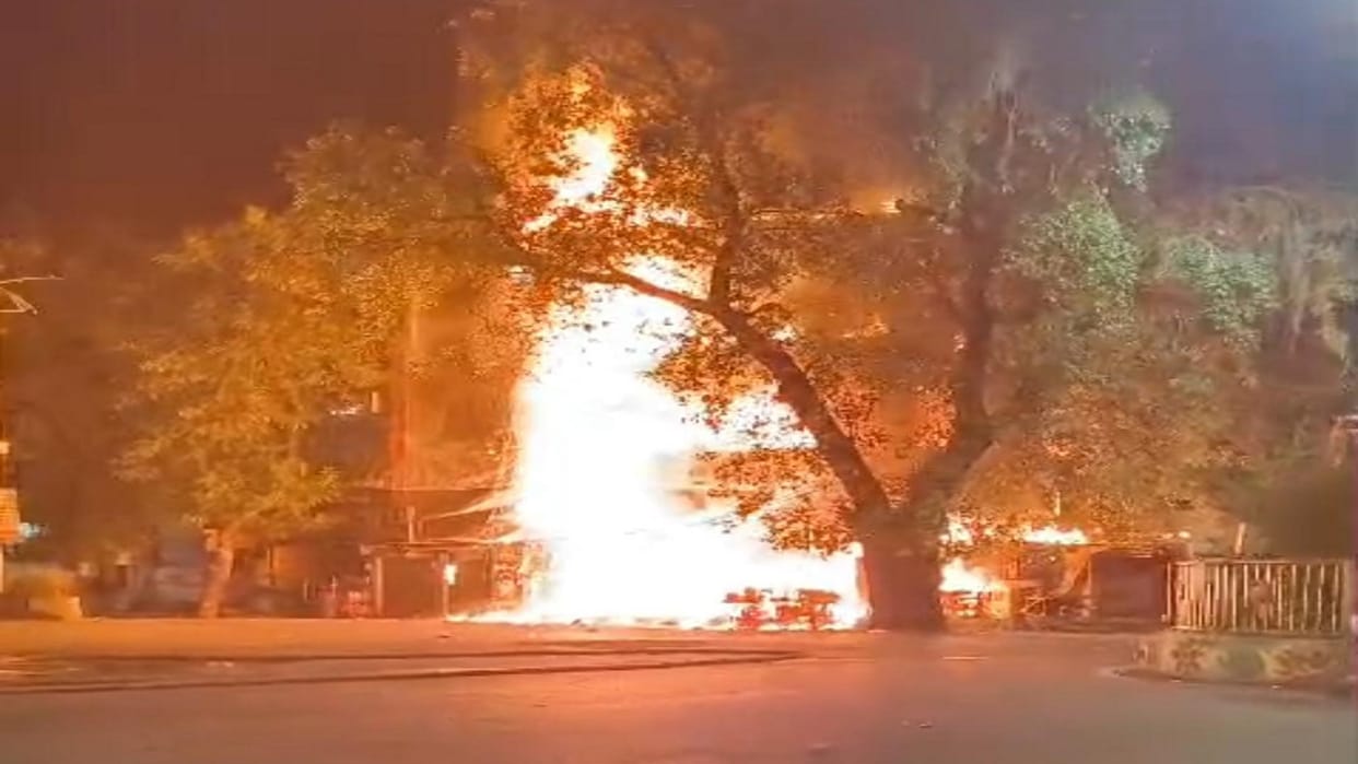 massive fire broke out in a three-storey building near Patrika intersection, causing loss worth lakhs.