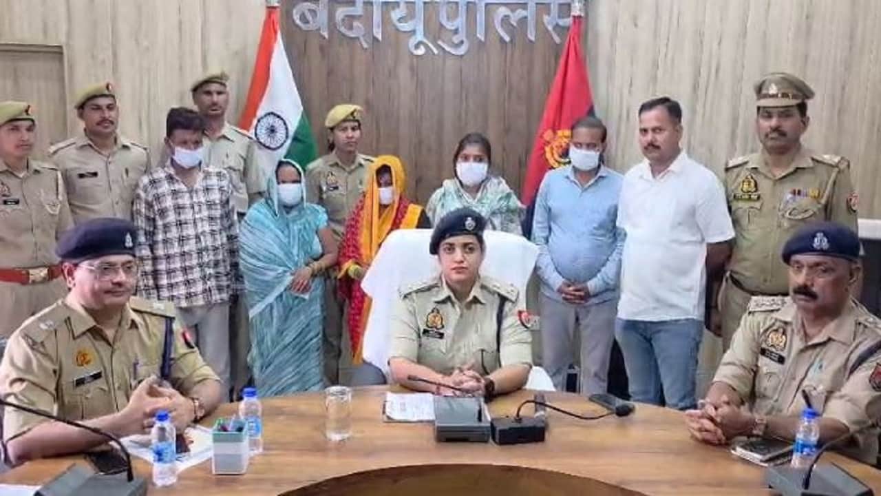 Selfie Exposes Child Kidnapper Khushboo Badaun Police Busts Gang