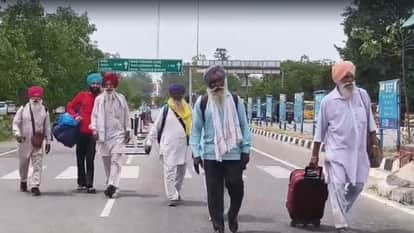 Batch of devotees returns to India from Pakistan after celebrating Baisakhi