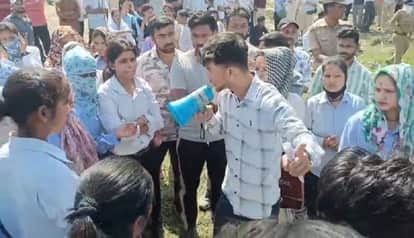 Madrasan Company employees on strike for various demands in Motahaldu of Lalkuan