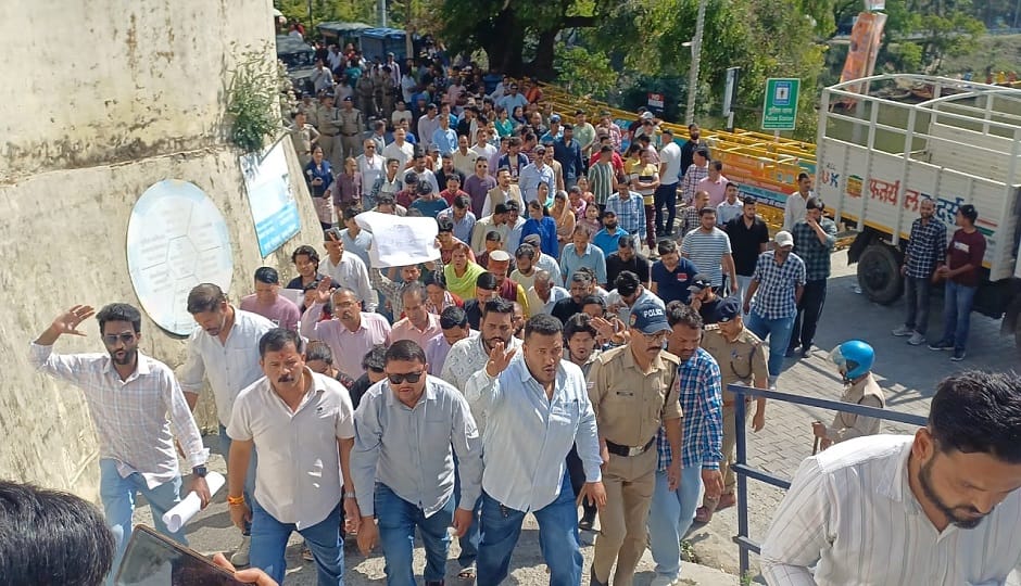 youth from a particular community changed his name and exploited girls in bhimtal