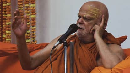 Shankaracharya Swami Nischalananda Says Those Attempting to Divide the Country Will Themselves Become Divided