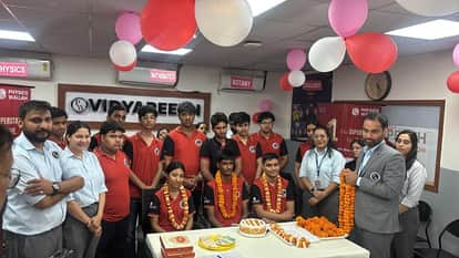 Physicswala students achieve record success in CBSE 10th board exams