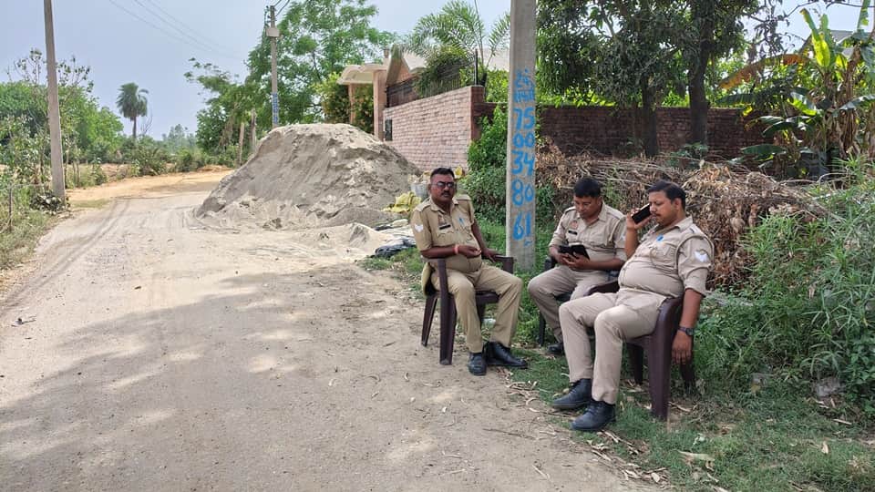 Thakurdwara Unrest: Silence Descends Lanes of Narayanpur Chhanga; SP MP Barred from Entering Village