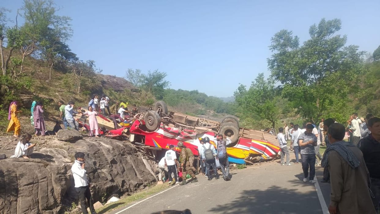 Bus falls into ditch in Ramnagar, Udhampur, many injured