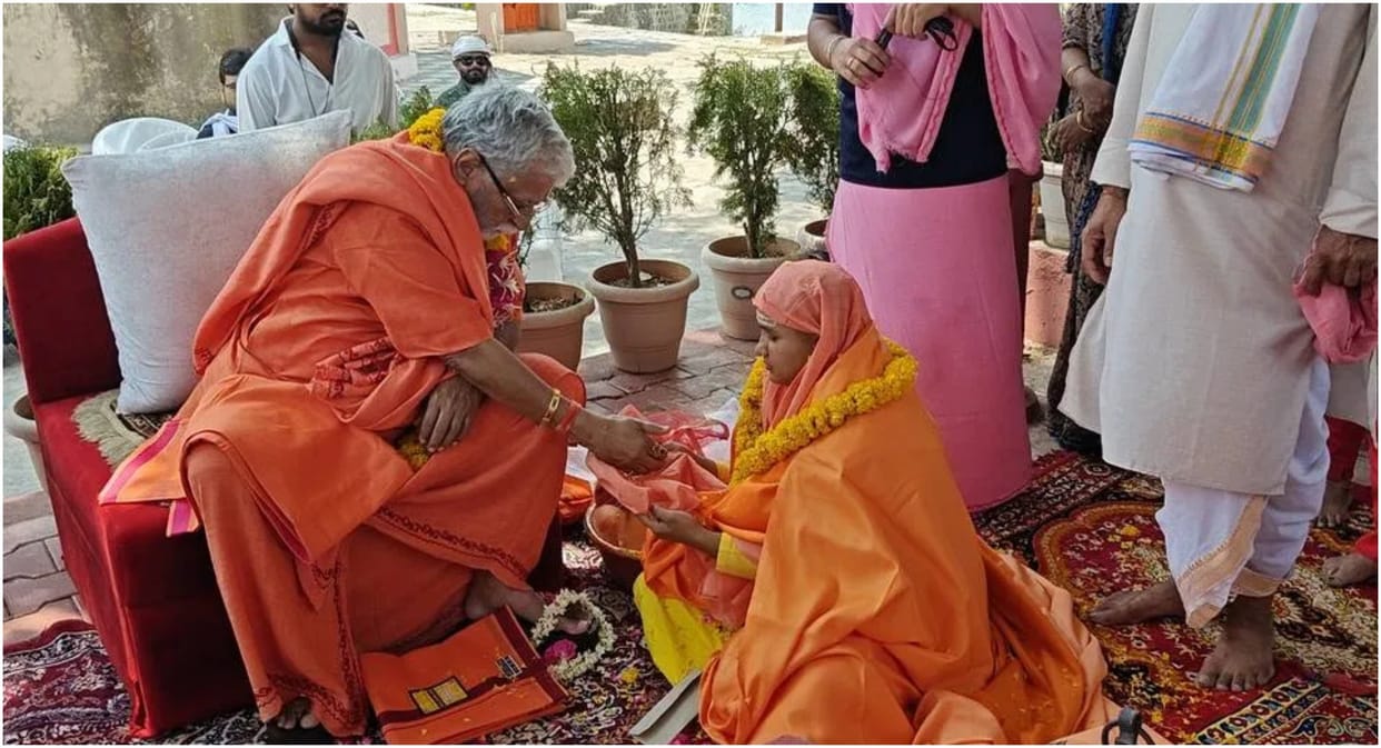 ujjain bharti chaitanya becomes rit pragyanand giri takes sannyas with pind daan and mundan