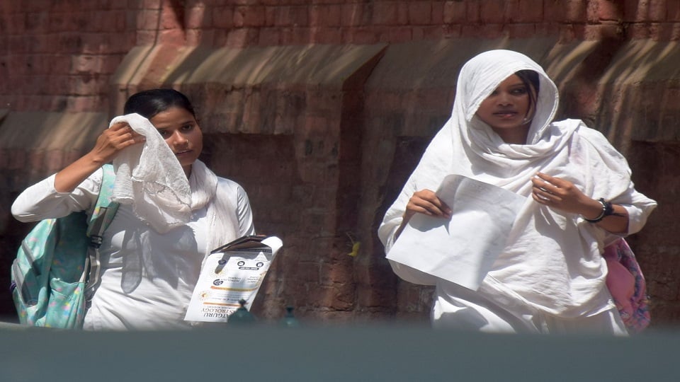 मौसम: अक्तूबर में भी गर्मी का सितम! यूपी में फिर सबसे गर्म रहा आगरा, जानें कब मिलेगी राहत