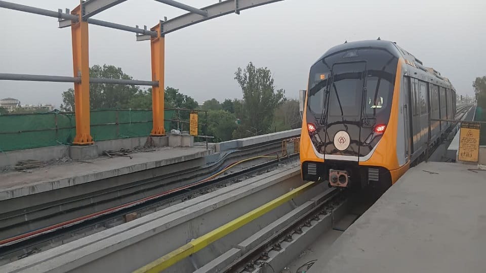 metro was speeding at 80 km per hour brakes engaged automatically upon encountering train ahead