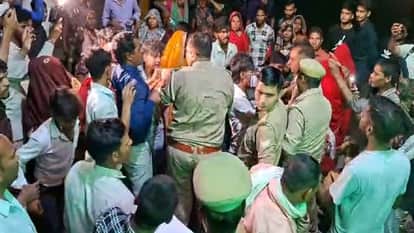 Mob Blocks Road and Clashes with Police Over Death of Motorcyclist