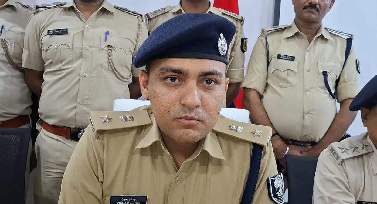 Two cops suspended in Vaishali robbery case; SIT probe and raids continue