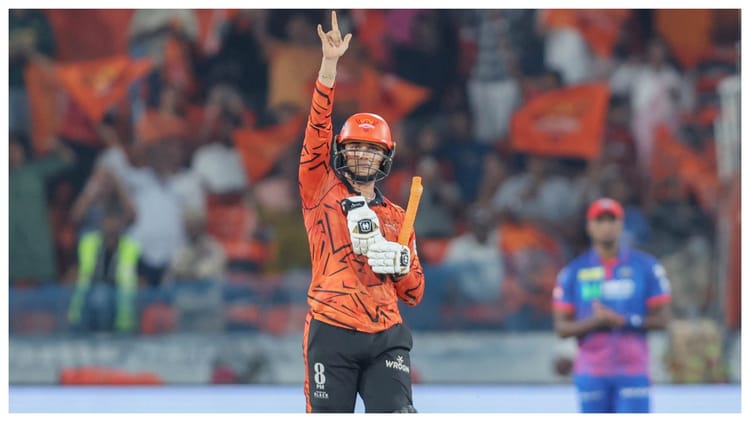 SRH Vs DC: अभिषेक शर्मा ने आईपीएल इतिहास का पांचवां सर्वोच्च स्कोर बनाया, टी20 क्रिकेट में बनाया नया कीर्तिमान