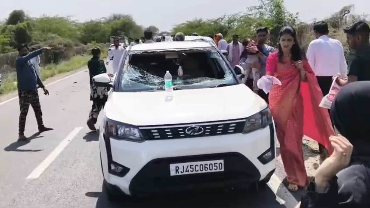 Major Road Accident in Jhunjhunu: Two Dead in Car-Bike Collision; Four-Year-Old Girl Critical