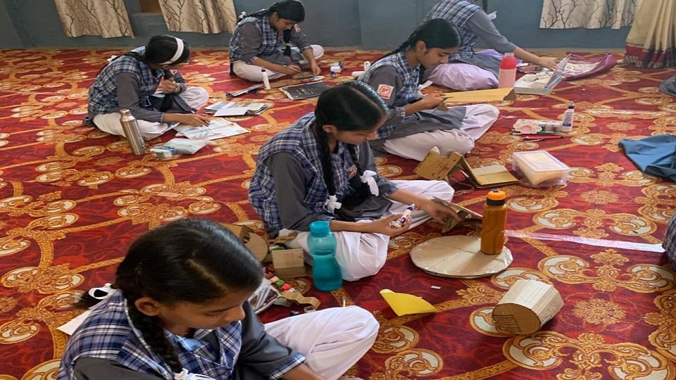 Waste to Wonder in Agra: Students Turn Scrap into Stunning Eco-Art