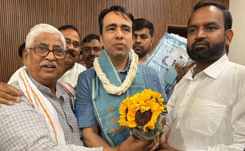 केंद्रीय मंत्री से मुलाकात करते क्षेत्रीय लोग