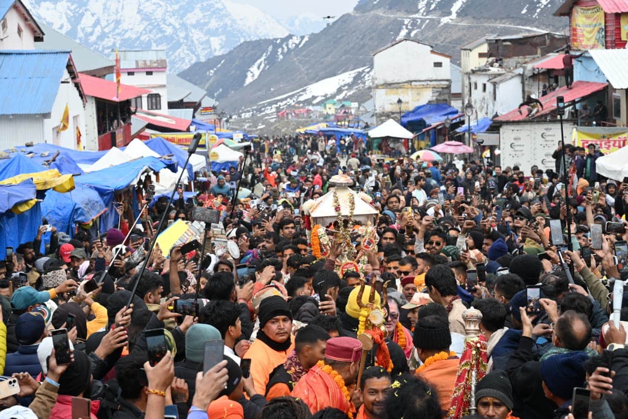 Kedarnath Temple Doors Will Open On 22 april  Baba Palanquin Arrives at Kedarnath Huge Crowd Photos