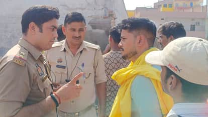 Gas Cylinder Blast in Varanasi Young Man Injured and house collapsed