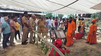 Mahant adamant on taking Jeev Samadhi in Barabanki SDM and CO strive to persuade him