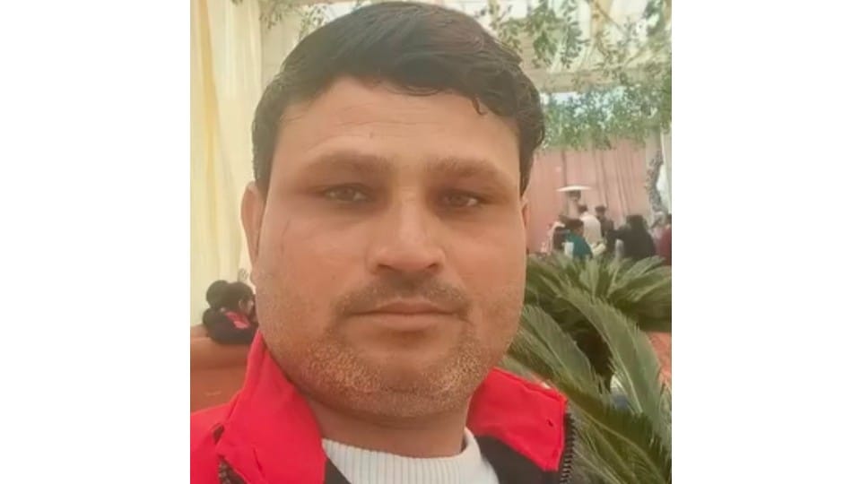 A young man injured in a road accident died during treatment