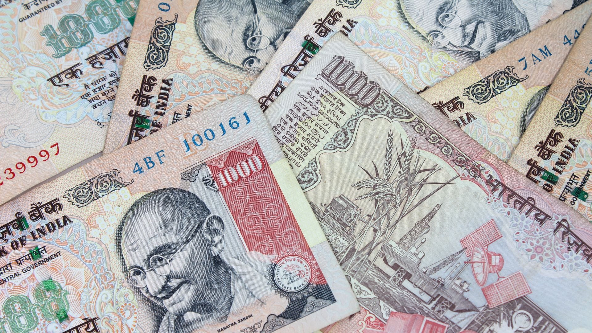 Is the Government Reintroducing ₹500 and ₹1000 Notes Know the Truth in hindi