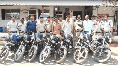 Two-wheeler theft gang busted; 2 accused arrested, 7 motorcycles recovered.