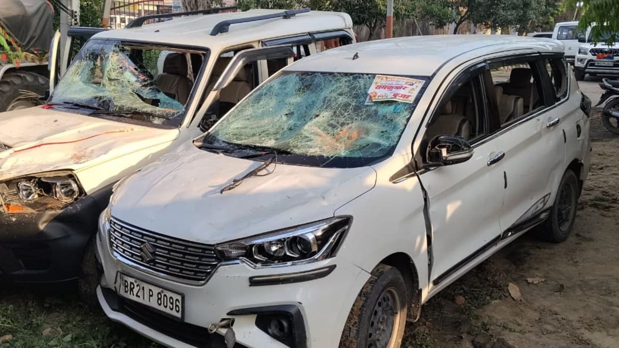 young man fell while dancing in wedding procession in Nalanda bike passed over him anger erupted after death