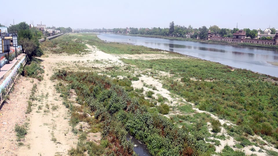 Agra’s Environmental Crisis: Poisoned Water Toxic Air and Failing Soil Across 12 Blocks