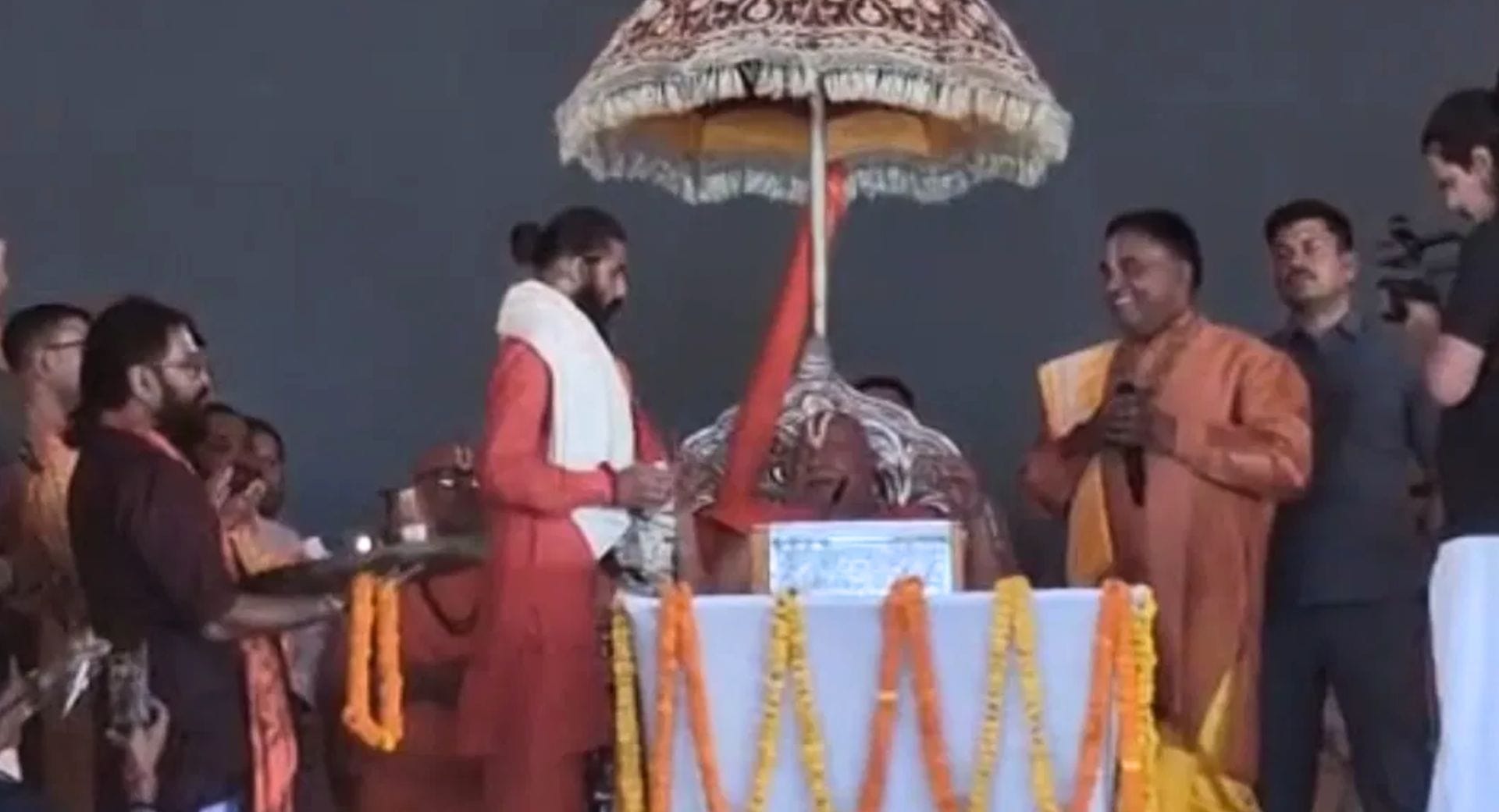 जगतगुरु रामभद्राचार्य का स्वागत