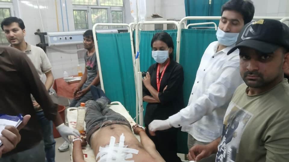 girlfriend murdered for refusing marriage attacker stabs himself In Bijnor