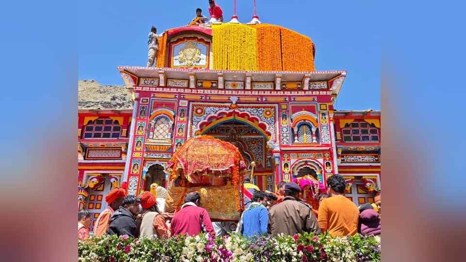 Badrinath Dham Decorated with 25 Quintals of Flowers Portals to Open Tomorrow Divine Darshan in Pictures