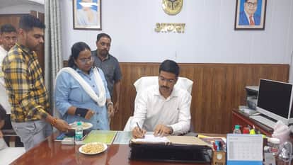 Agra Pins Expectations on New DM Manish Bansal