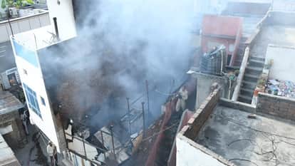 Cylinder explodes due to short-circuit in pizza cafe