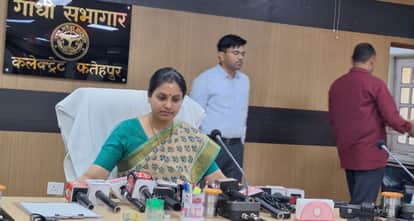 Fatehpur DM Nidhi Gupta Vats Assumes Charge Vows Action Against Corruption and Directs Officials to Answer CUG