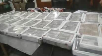 Kanpur  IPL Betting Racket Busted 3.92 Crore in Cash and Currency Counting Machines Recovered Five  Arrested