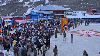 DM reached Kedarnath Dham held a review meeting with officials and took feedback on travel arrangements